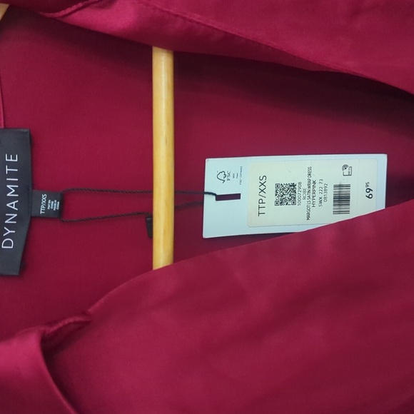 Women's Dynamite Deep Red Satin CollarShirt Dress With Ruching - Size XS XXS New - Picture 4 of 6